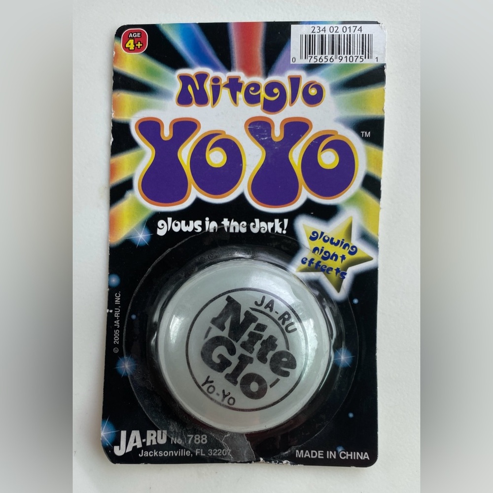 Nite Glo Yo-Yo with Glowing Effect Retro Classic